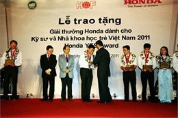 Hai sinh viên ĐHBK Đà Nẵng giành giải thưởng Honda Yes 2011 